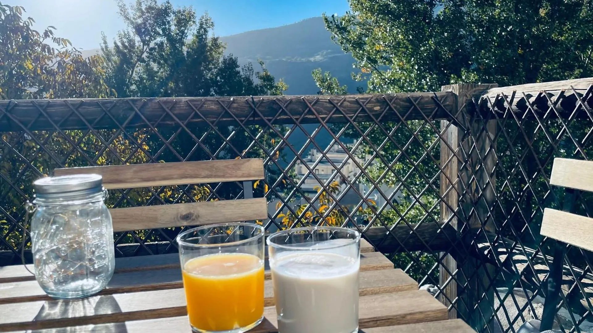 Terraza De Poqueira contacts